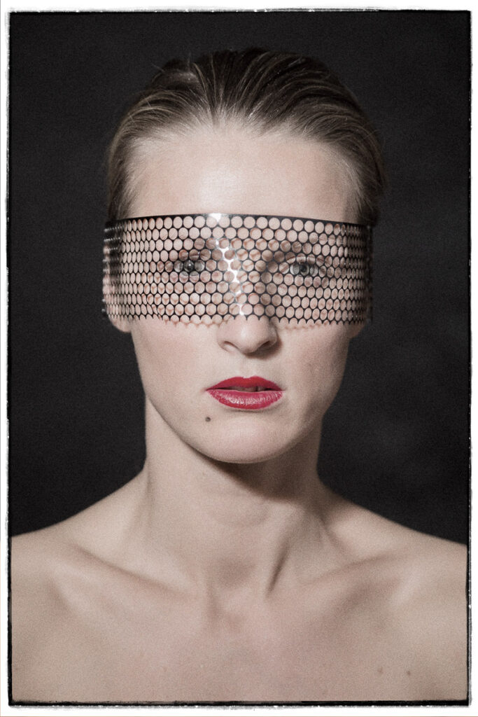 Kvinna med mask konstfoto